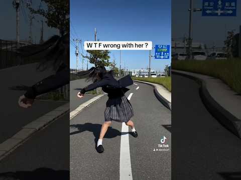 WHY THIS JAPANESE GIRL WANTS TO FIGHT ME ???