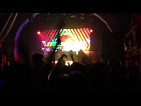 Sandro Silva & Quintino - Epic