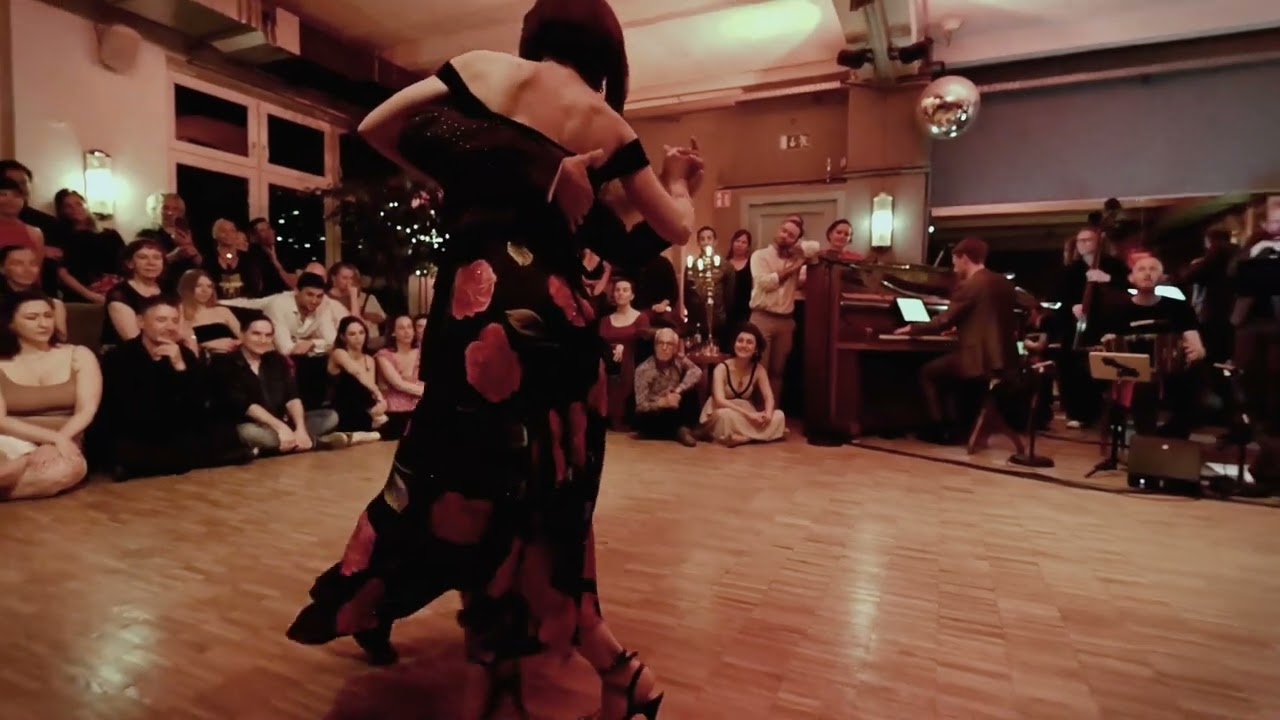 Emiliano Alcaraz y Fatima Vitale - Flor de Monserrat - Mala Junta JubiläumsBALL