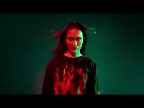 SANNI - Pikajunat (Audiovideo)