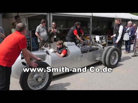 Starting the Auto Union 16 Zylinder Grand Prix Racecar. Sound & Flames