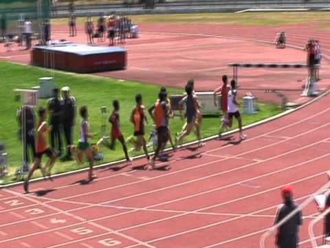 2011-07-10 - CampNacJuniores (2Jorn) - 800m Masc Serie 2.wmv
