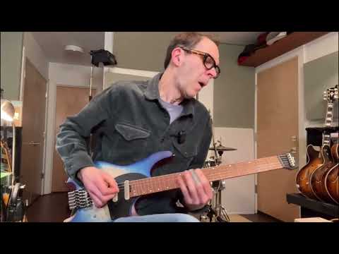Paul gilbert fast guitar picking 