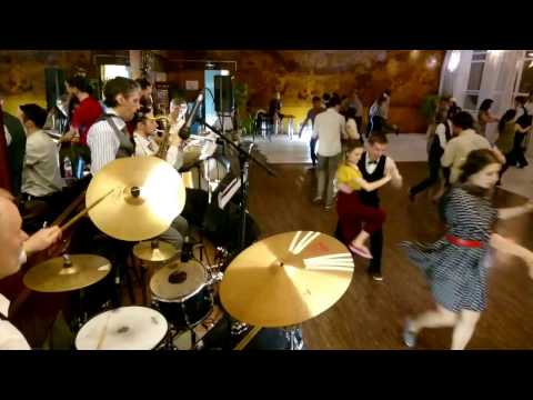 Two Rivers Fest 2017 Party Hot Engines Band 2-1