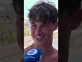 Strandganger geniet in Torremolinos: 'Goed voor de ogen' | #Shorts
