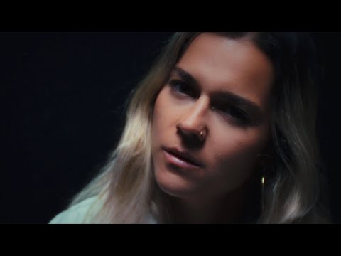 Yoly Saa - Ciudad en ruinas (Capítulo 2) - Videoclip Oficial