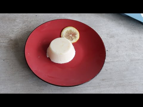 Surmelkfromasj -- Norwegian sour milk and lemon gelatine dessert