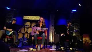 Chely Wright performing new song 'mexico'