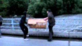 Throwing organ off the Coalgate bridge