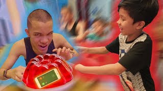 Download lagu BANTING-BANTING Barang nyari HP Ternyata Dalam Makanan Part 2 | Prank mp3