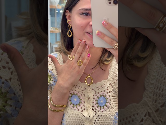 Vídeo relacionado con Mikovivi Collar de Dragón y Clip de Papel, Colgante Dragón Acero Inoxidable Dorado Joyería Moderna Regalos para Mujeres Joyería Elegante para Mujeres