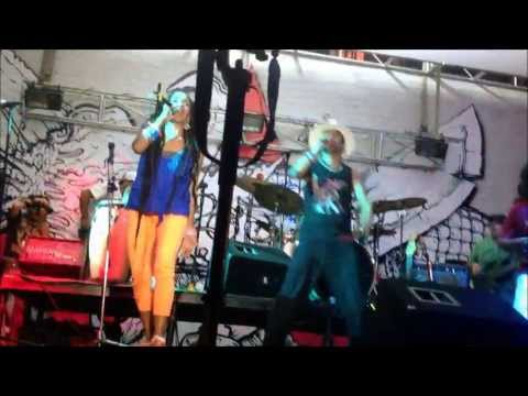 Moyenei y Roco Pachucote Feat, María Cantu - Wirikuta -En Zapata Vive 2013