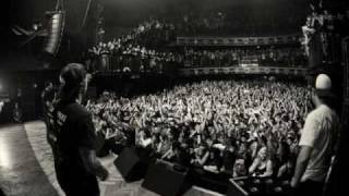 Parkway Drive - Wreckage (Lyrics)