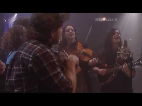 The Fox Hunt and The Henry Girls "Hang Me" on Horo Gheallaidh