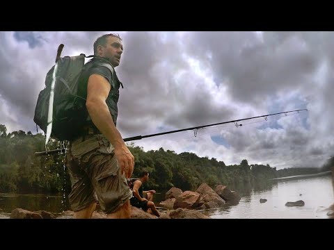 SURVIVRE UNE JOURNÉE EN AMAZONIE - Cyril Chauquet