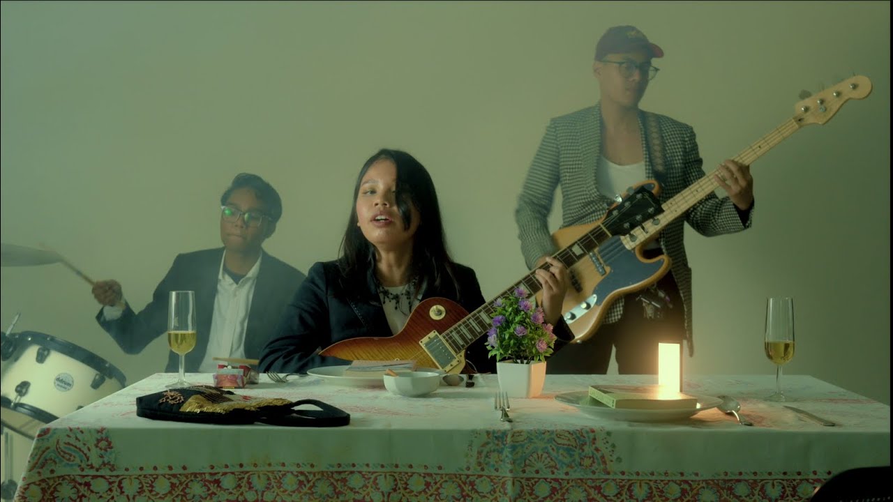 Faye Faire - Siren (Official Music Video) video thumbnail