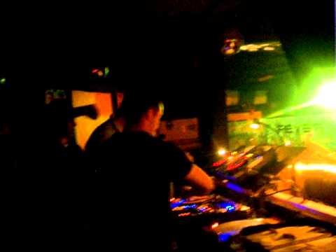 DJ Craker vs DJ Demonic @ REVER Cierre T 22/06/12 - Part 4/4