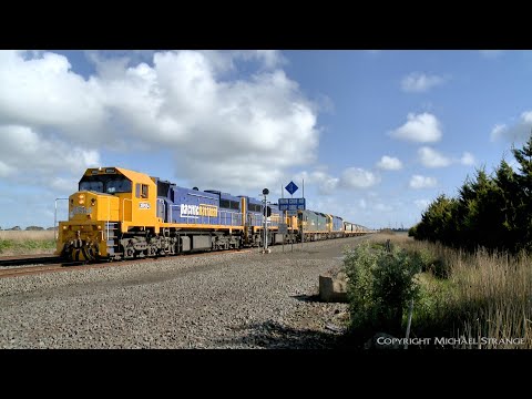 Broad Gauge Grain Train With Four Diesel Locomotives (1/8/2021) - PoathTV Australian Railways