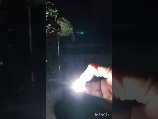 كشاف صغير متعدد الاضاءة