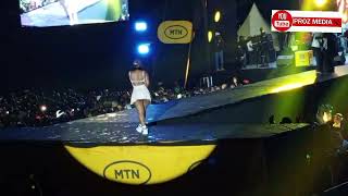 Download lagu Winnie wa Mummy bamugobye ku stage lwa kunnamira kabaka mp3