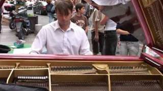 Le piano voyageur au Festival Avignon