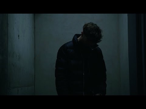 Papi - Alyx Ft. Dmnk