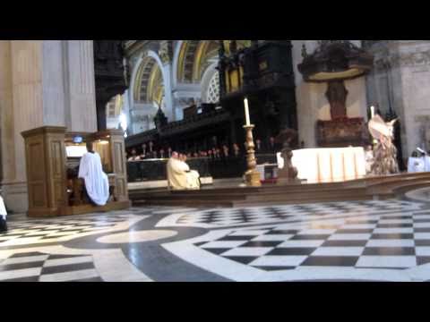 Bjork@Lee Alexander McQueens's Memorial.Billy Holliday's Gloomy Sunday