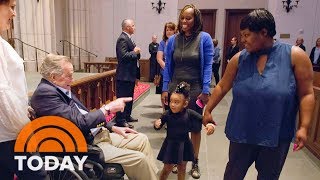 George H.W. Bush Greets Mourners Ahead Of Barbara’s Funeral | TODAY