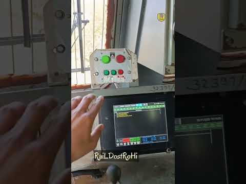 ट्रेन ड्राइवर रात में सिग्नल कैसे दिखाते है? Signal Exchange Unit New Device #shorts #indianrailways