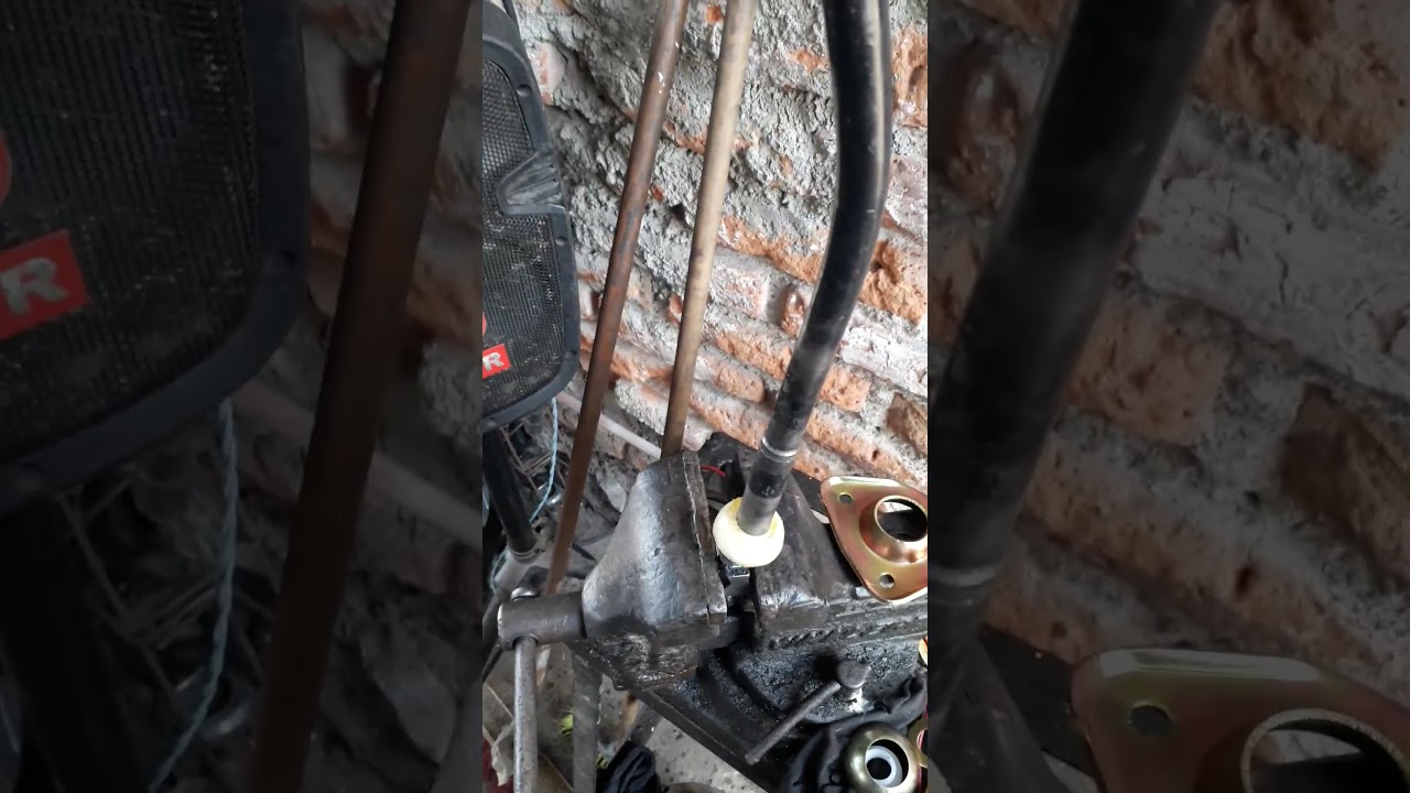 como cambiar repuesto de palanca de velocidades nissan 1800