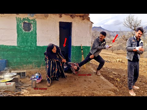 The first pregnant woman and her husband return from the hospital and fight the evil second woman.