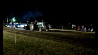 preview picture of video 'Oliver 1750 Diesel 8500# Tractor Pull at Radcliffe Days 07/19/2013'