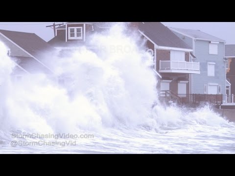 Scituate, MA Extreme Waves Crashing Into Homes & Storm Surge - 1/24/2017