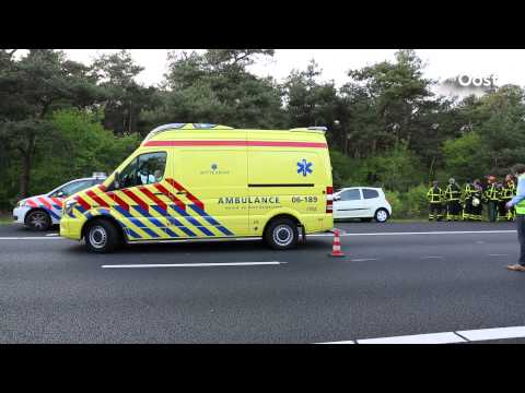 A28 van Zwolle richting Amersfoort afgesloten door ongeluk, twee kinderen ernstig gewond