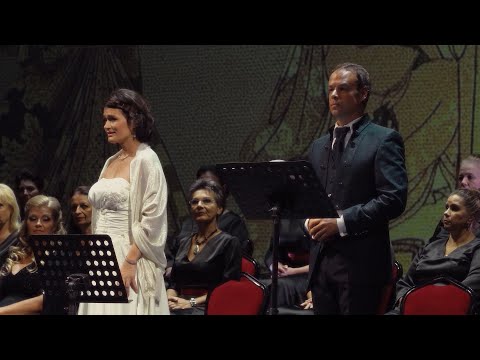 PILLANGÓKISASSZONY DUBAJBAN ÉS BUDAPESTEN