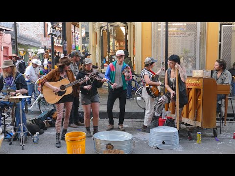 NEW ORLEANS MARDI GRAS 2023 STREET MUSIC - The Ugly Vipers + Tips for Photos (Extended Version)