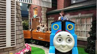 【トーマスタウン】トーマスたちのいる架空の島「ソドー島」最大の街「ナップフォード」を再現した、屋内型テーマパーク！