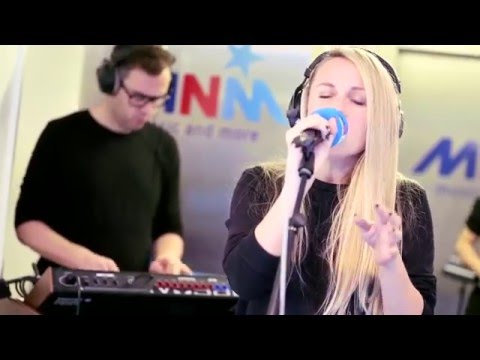 MNM: Billie - Caught By The Tide