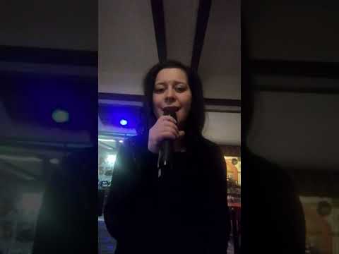 Знае ли някой-Desi Slava в Изп. на Радост Ковачева LIVE COVER