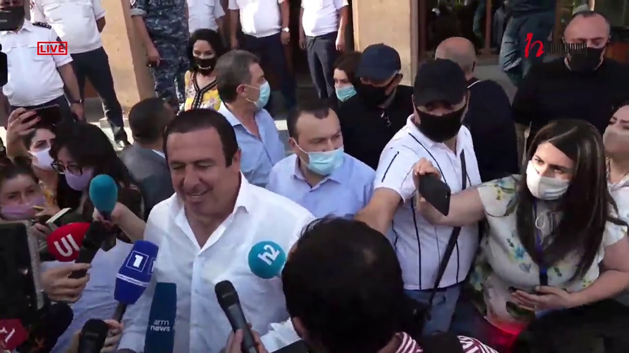 Ծառուկյանը հեռացավ դատարանից