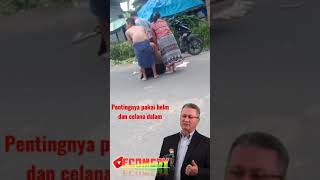 Download lagu Pentingnya pakai helm dan celana dalam😂#shots #lucu #ngakak #comedy mp3 Download lagu Pentingnya pakai helm dan celana dalam😂#shots #lucu #ngakak #comedy mp3
