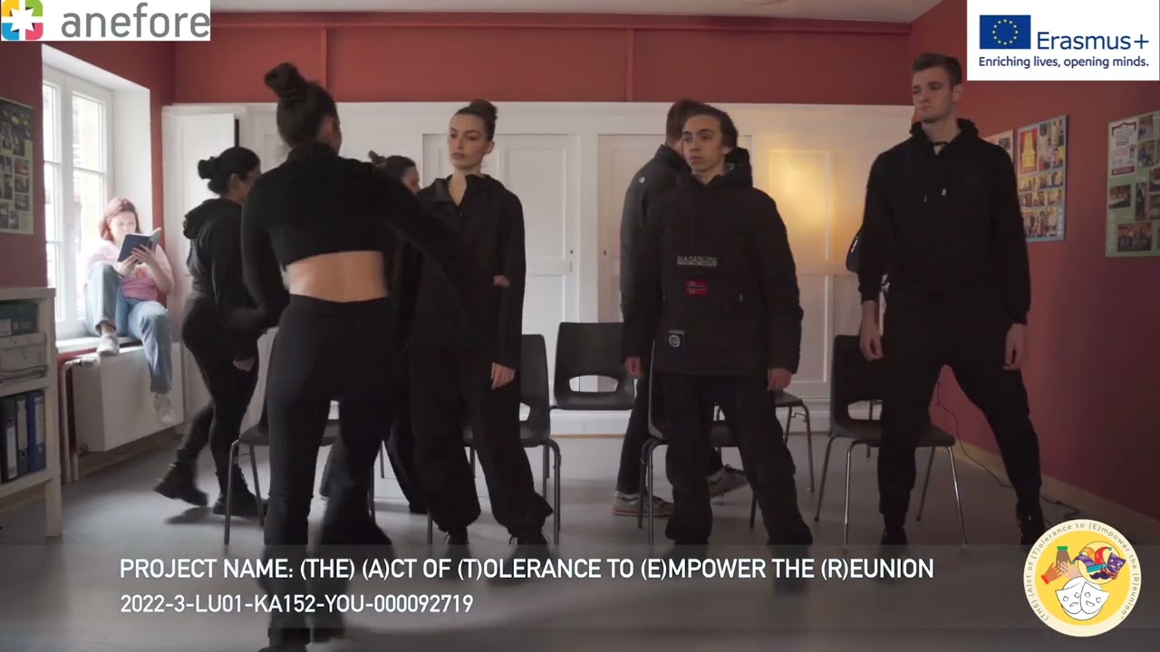 A tale of conformity and multiplicity