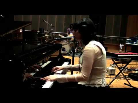 Persephone's Bees - Le Fou Du Roi