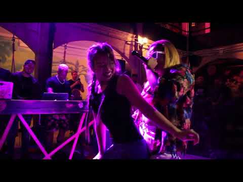 Selina - Ella Loponte