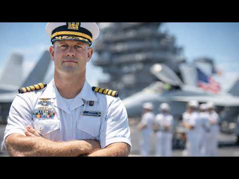 Wie leben Kapitäne auf riesigen Flugzeugträgern?