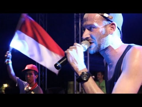 Live in Jakarta: Uwe Kaa - Aku Cinta (Indonesia) feat. Ras Muhamad & Easy Skankin´ Band