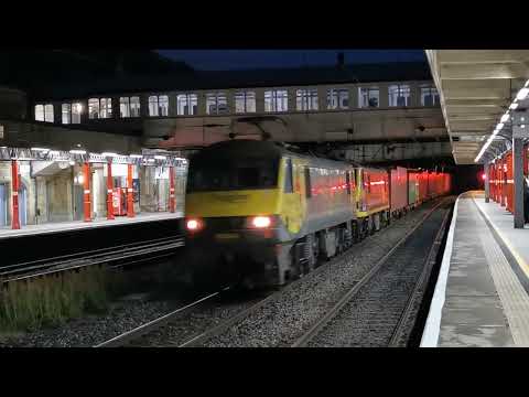 90042/90007 4L81 Coatbridge - London Gateway freightliner, 12th July 2022