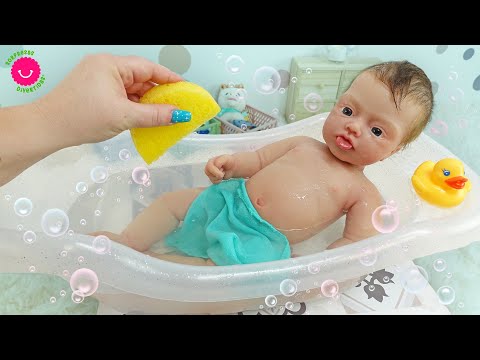 ✩ Rutina del PRIMER DÍA de un BEBÉ de SILICONA con Baby Carles de Coco Reborn ♡