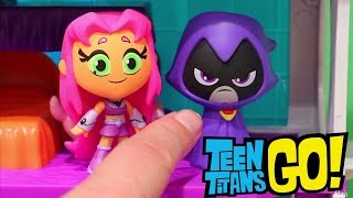 Teen Titans Pacotinhos Surpresa &amp; Torre dos Jovens Titãs em Ação -Brinquedonovelinhas