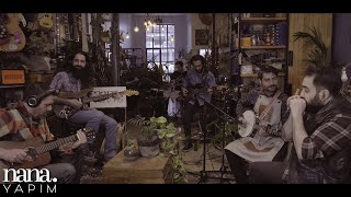 Musik-Video-Miniaturansicht zu Kızılcıklar Oldu Mu Songtext von Zeyn'el